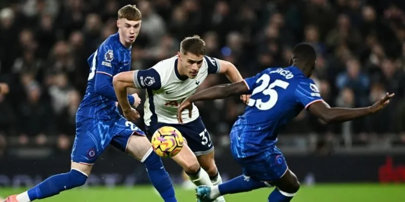 Tottenham vs Chelsea đều có chung mục tiêu mùa này